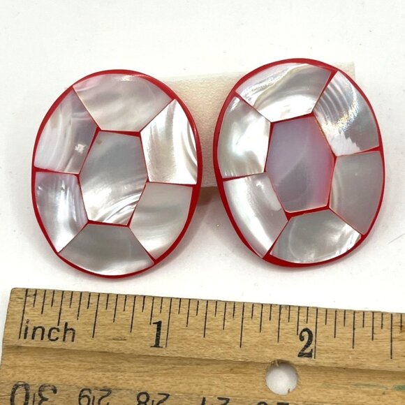 Vintage Red & Mother Of Pearl Oval Post Earrings A15 - Picture 3 of 3